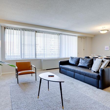 Beautiful 2Br Apartment At Crystal City With Gym Arlington Exteriör bild