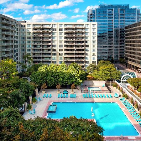 Beautiful 2Br Apartment At Crystal City With Gym Arlington Exteriör bild