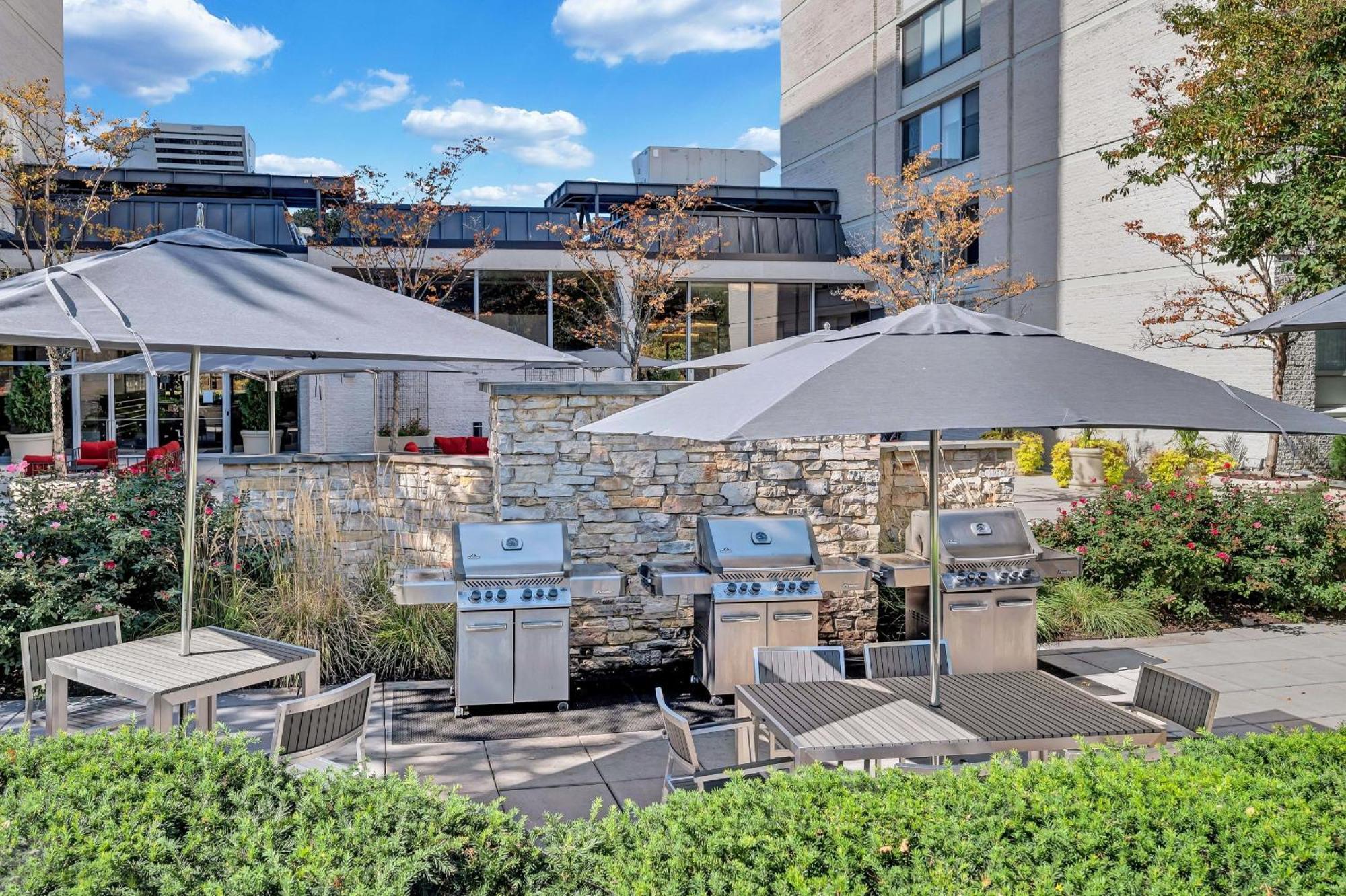 Beautiful 2Br Apartment At Crystal City With Gym Arlington Exteriör bild