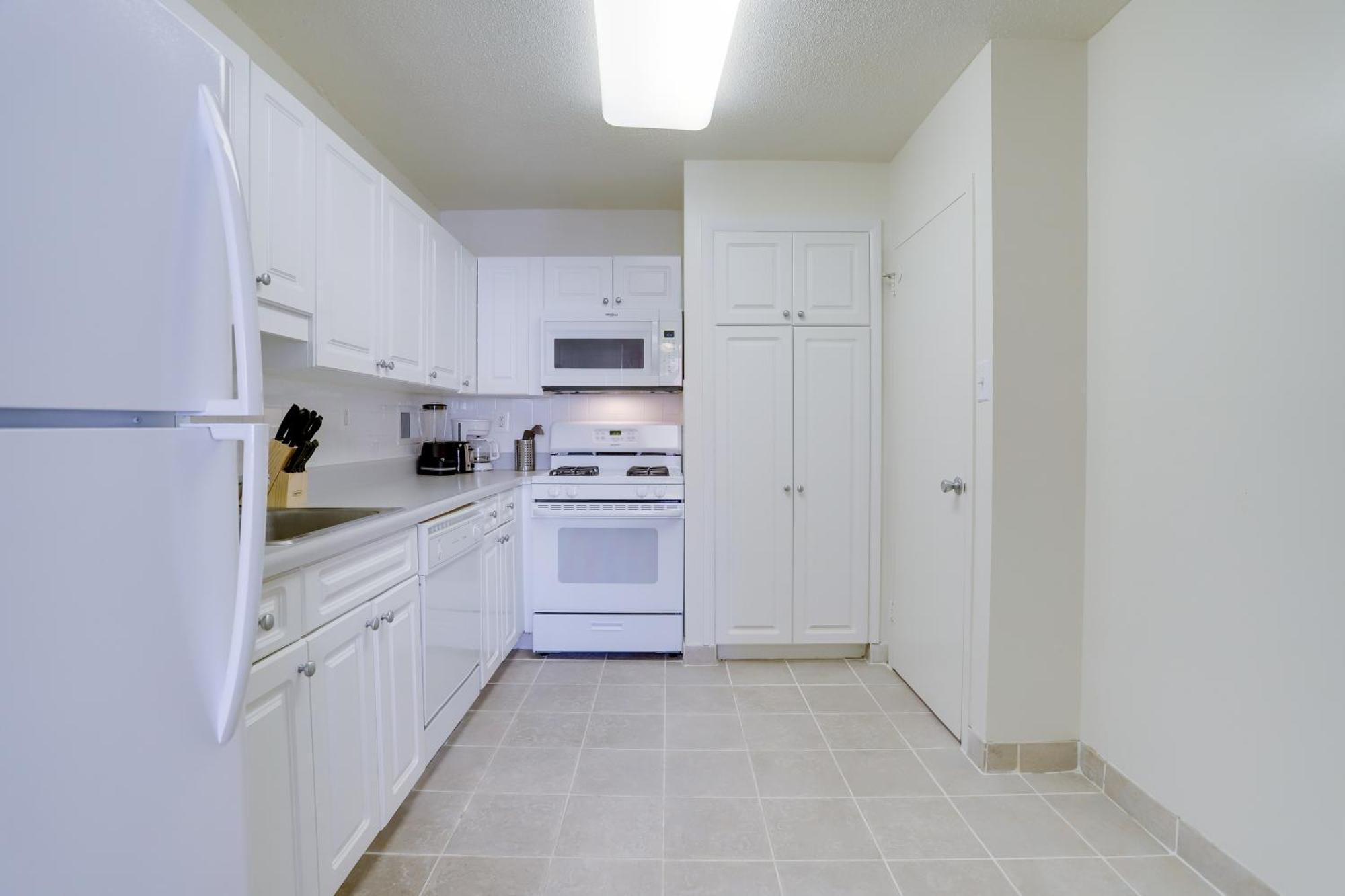 Beautiful 2Br Apartment At Crystal City With Gym Arlington Exteriör bild