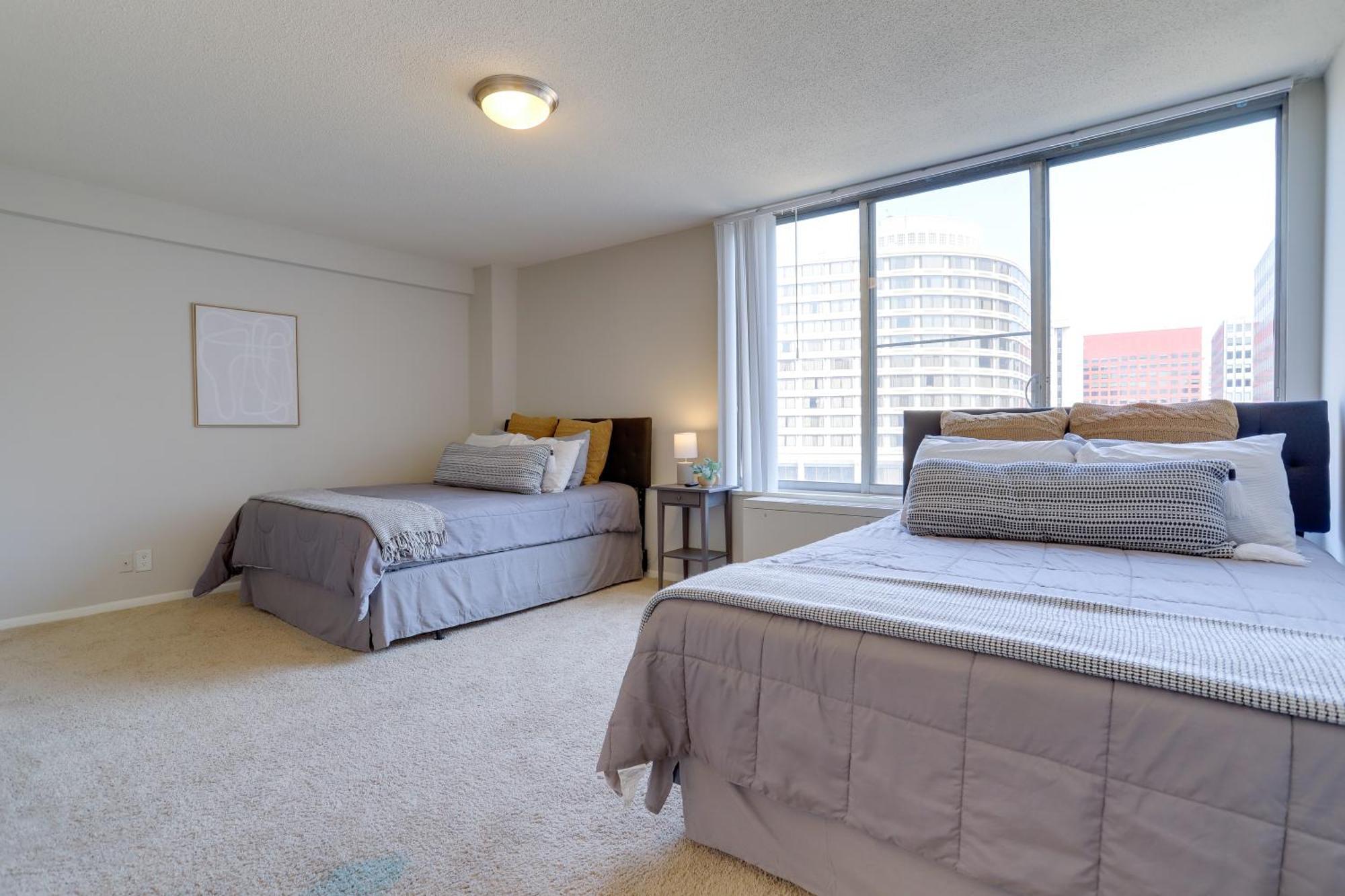 Beautiful 2Br Apartment At Crystal City With Gym Arlington Exteriör bild