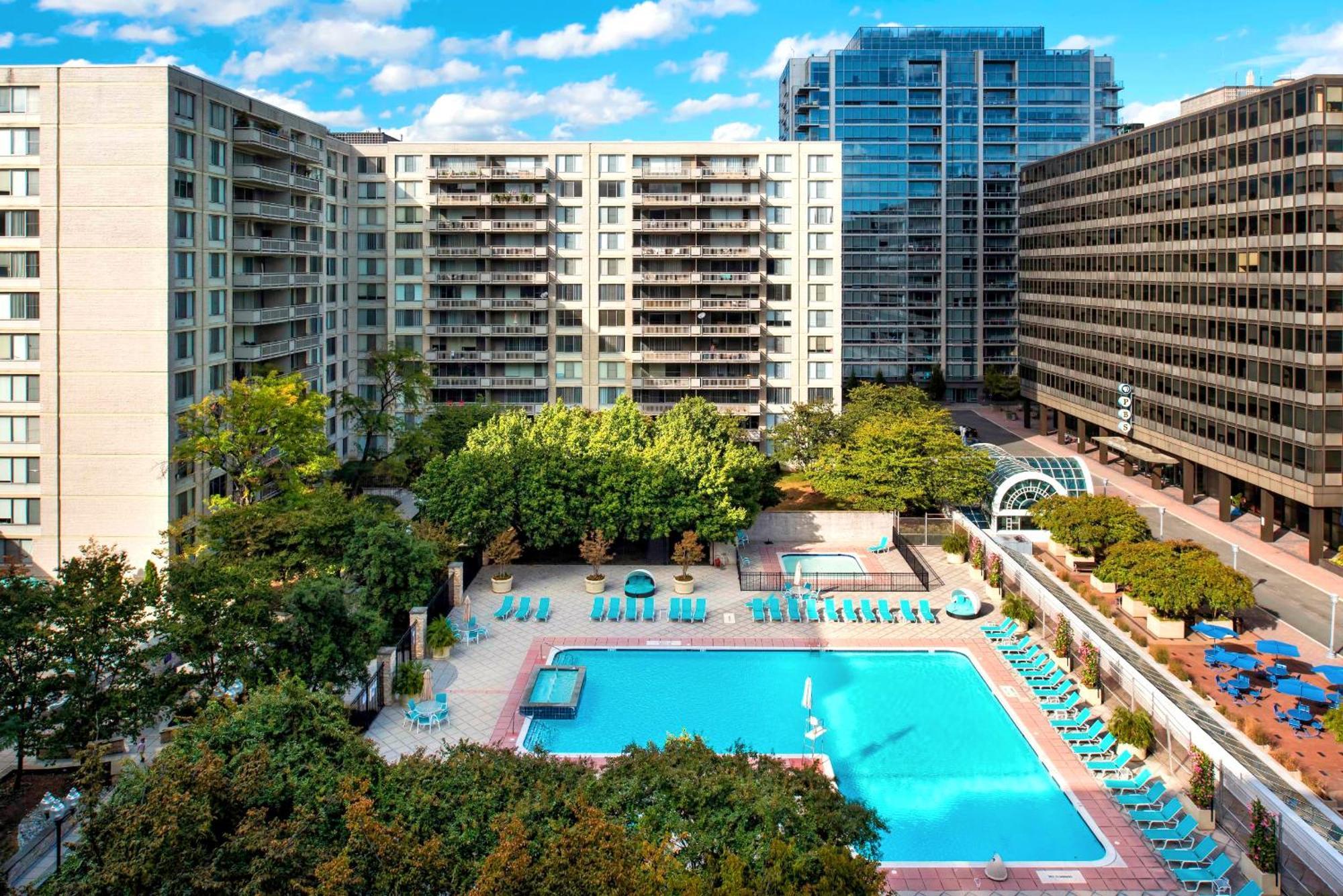 Beautiful 2Br Apartment At Crystal City With Gym Arlington Exteriör bild